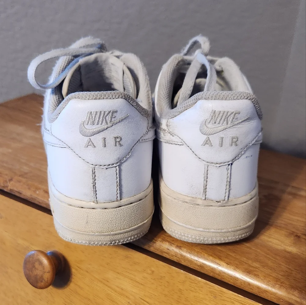 Nike Air Force‎ 1 AF-1 07 White Low Top Sneakers, Size 6Y (Women's 7.5)